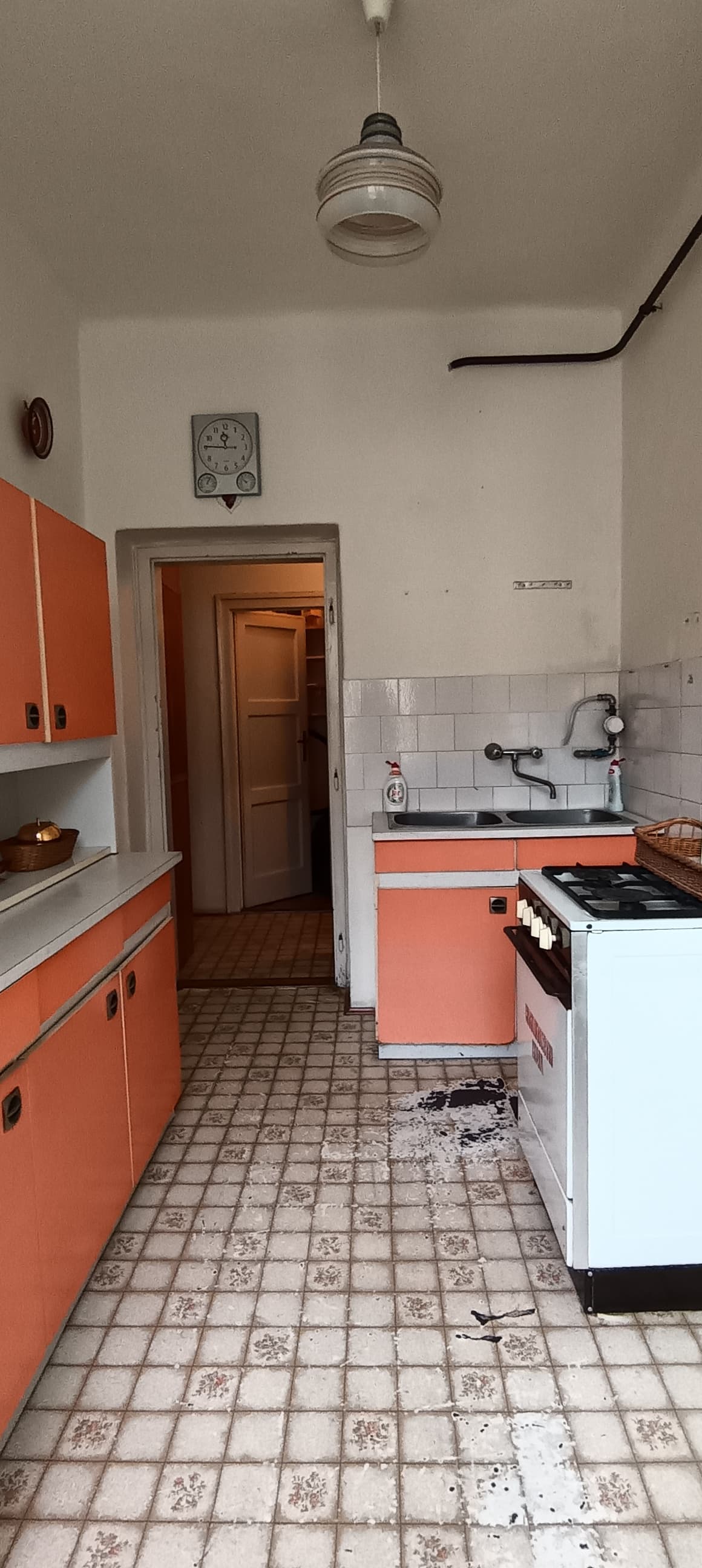 Második emeleti, két különnyíló szobás lakás! 2